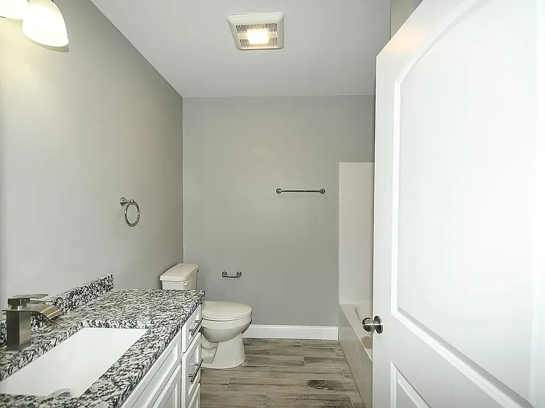 630 Main St #402 — Photo 6