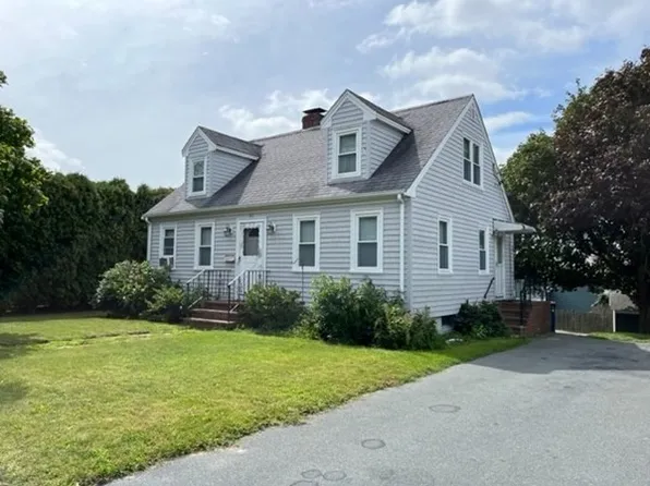 63 Nautilus St, New Bedford, MA 02740