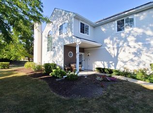 1114 E Cambria Ln N, Lombard, IL 60148