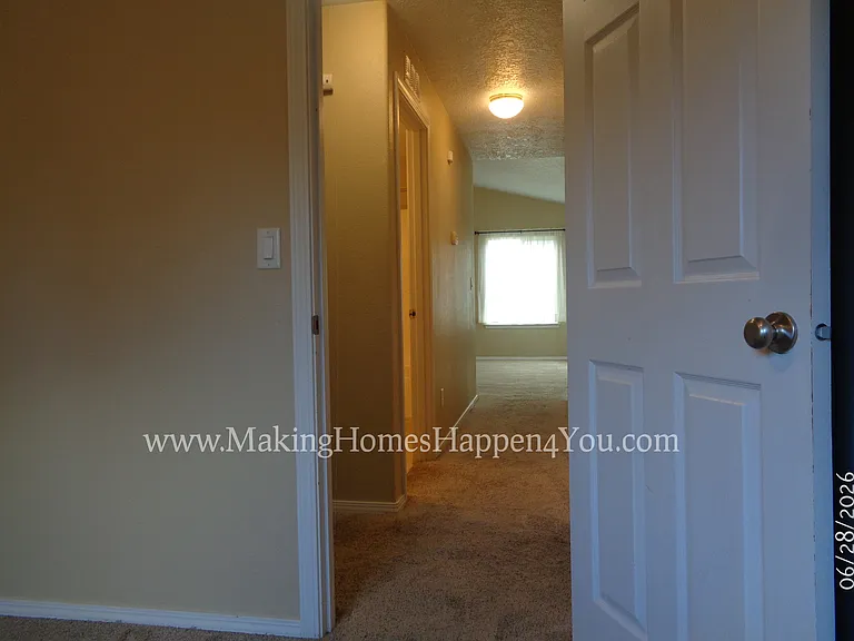 260 SW Oregon Trail Dr — Photo 38