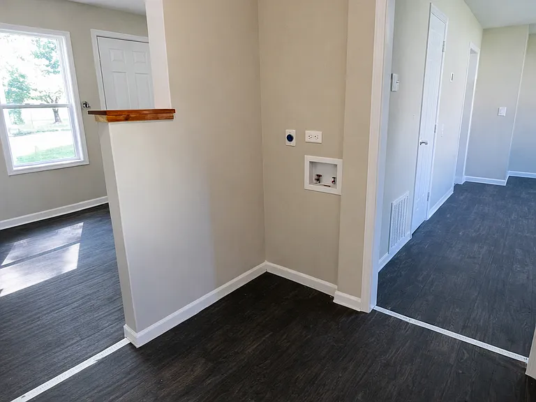 3 Court D — Photo 9
