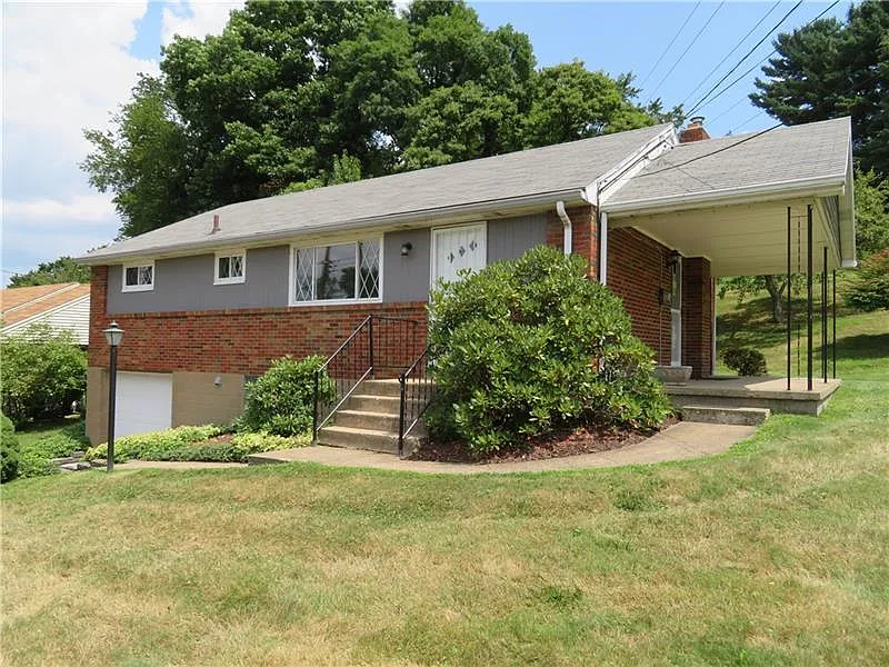 156 Elmwood Dr photo 1