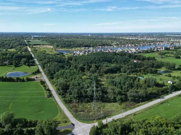 10111 S County Line Rd, Crown Pt, IN 46307