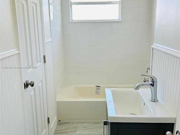 3rd image of 10601 SW 184th St #10603