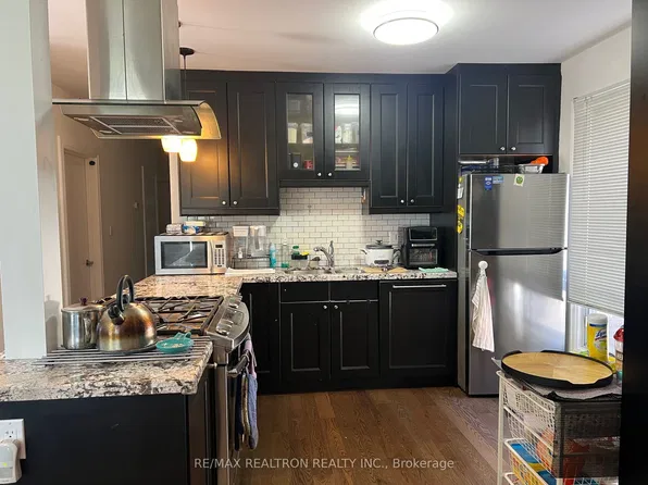 12 Paulart Dr, Toronto, ON M9B 3V4