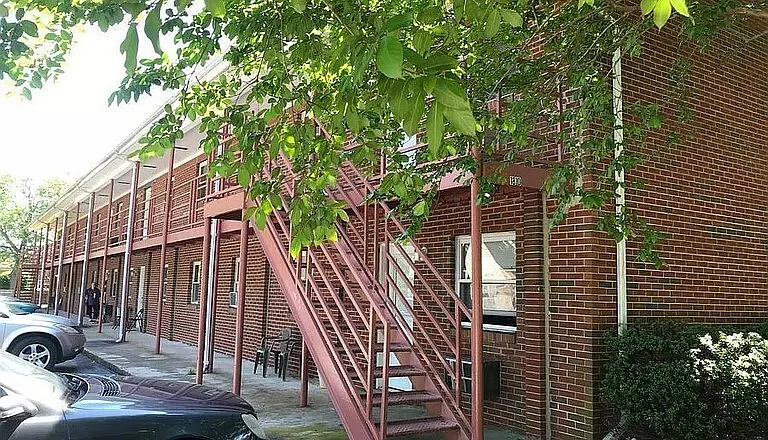 1810 Speedy Ave — Photo 1