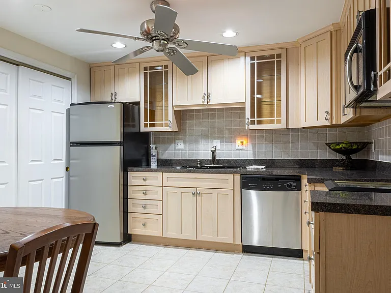 4705 Rippling Pond Dr — Photo 15
