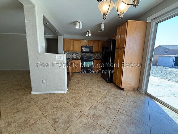 5th image of 22621 W Yavapai St