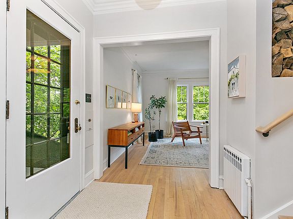 3rd image of 451 Taylor Ave
