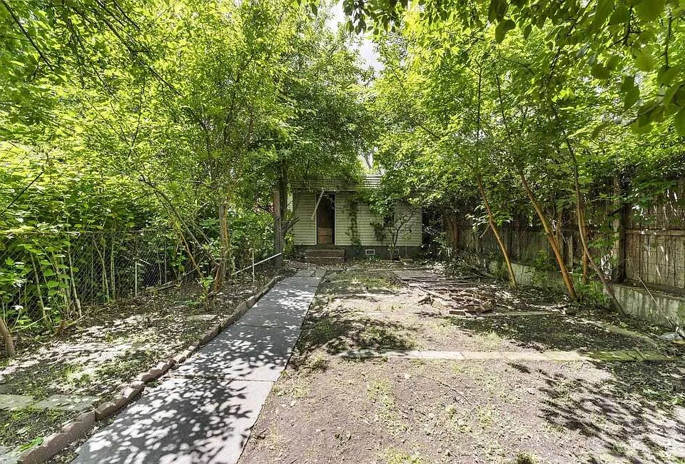 Plenty of space in the back yard for kids to play or BBQ and just relax