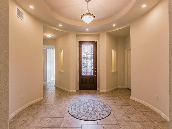 3rd image of 428 Lismore St