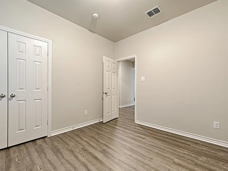 728 Mandalay Bay Dr — Photo 18