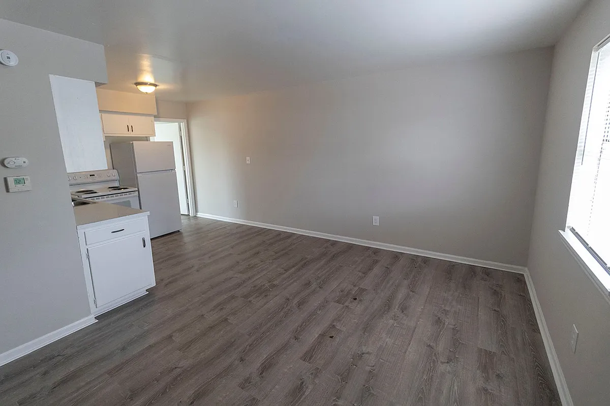 Building Photo - 708 W Cunningham Dr #3