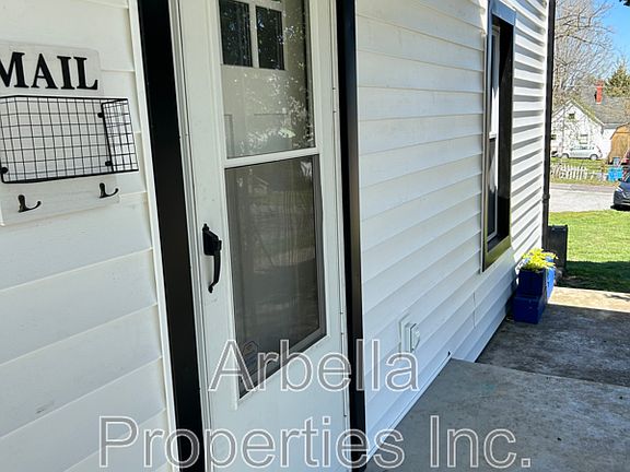 3rd image of 1106 Buffalo St