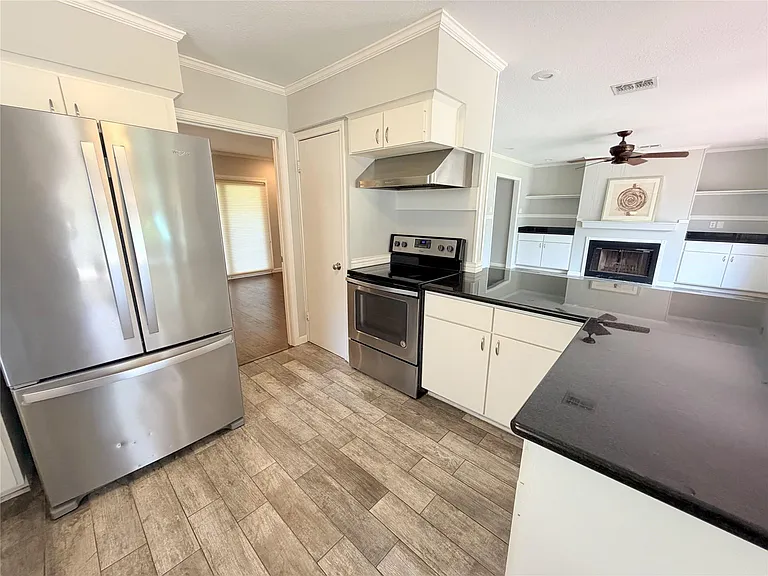 5019 Yarwell Dr — Photo 16
