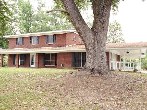 2nd image of 2600 Nina Dr