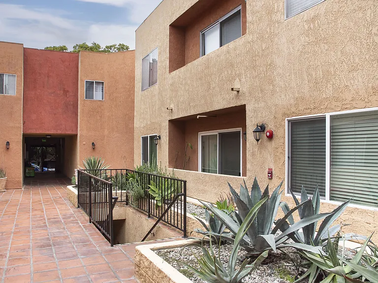 1010 Raleigh Street — Photo 23