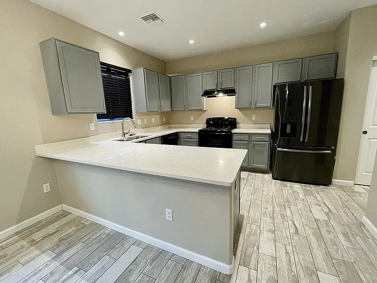 4190 N Stone Cliff Dr — Photo 5