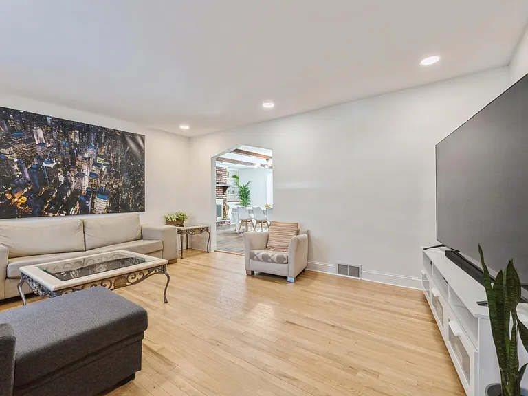 56 Morningside Ave — Photo 6