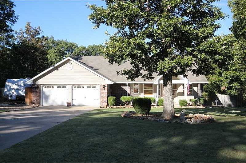 1st image of 1426 N Woodland Dr