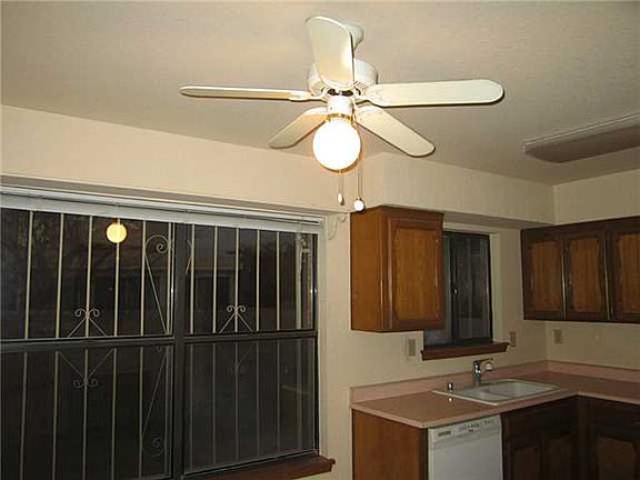 4th image of 11529 Lake Erie Dr