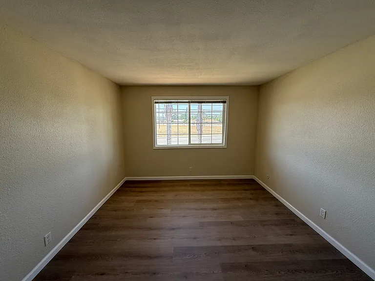 10652 Collett Ave #3 — Photo 17