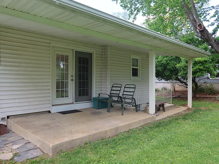 109 Deep Dale Dr — Photo 9