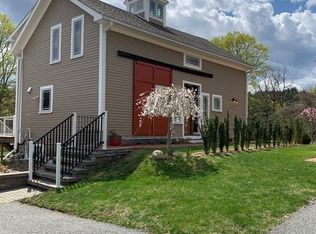 196 South Ave #A, Weston, MA 02493