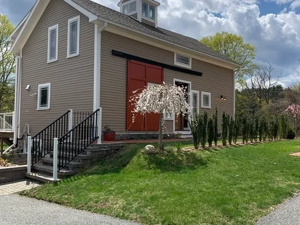 196 South Ave #A, Weston, MA 02493