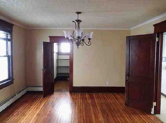 4th image of 67 Watkins St