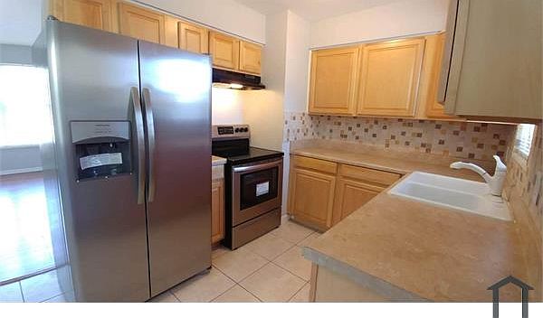 1st image of 2625 Kershaw Dr W