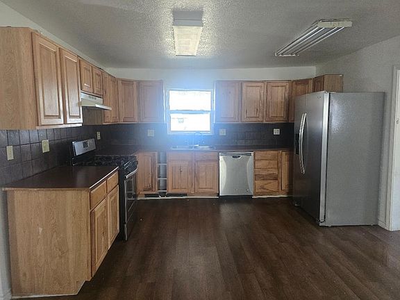 5th image of 450 Gilcrease St