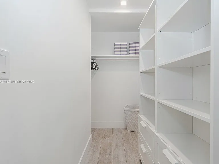 2301 Collins Ave #21 — Photo 13