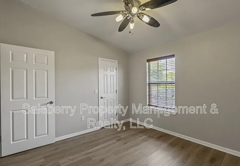 8015 Ederville Cir — Photo 15