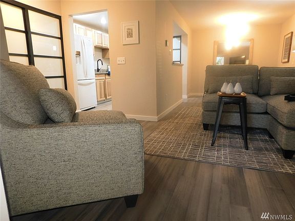 3rd image of 9474 Redmond Woodinville Rd NE APT A107