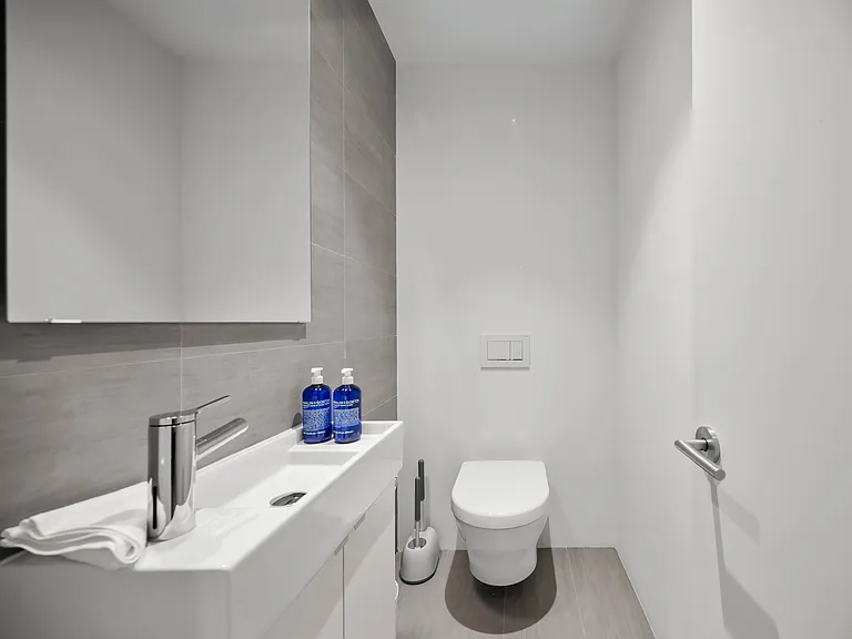 460 W 44th St #3 — Photo 22