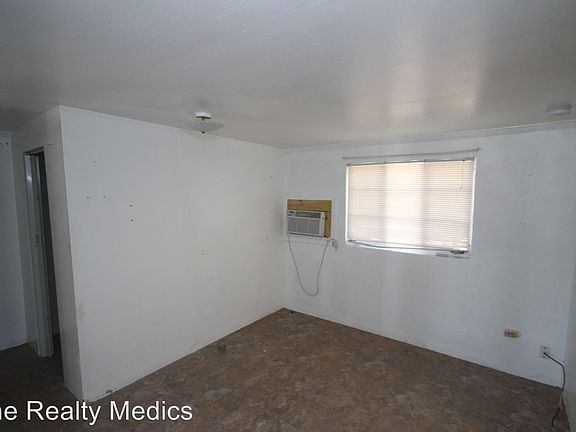 3rd image of 749 Samoa Ave APT 4B