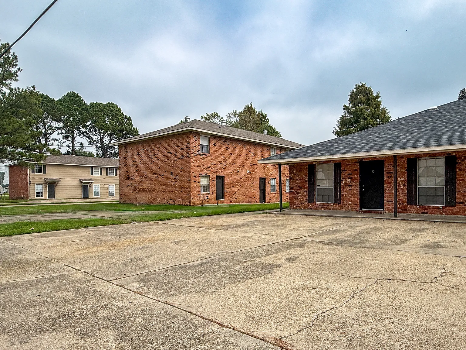 D'Iberville Townhomes — Photo 2