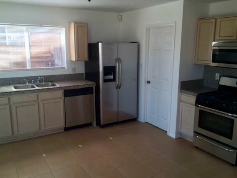 1312 Casa Roja Pl NW — Photo 4