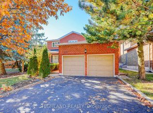 2070 Castlefield Cres, Oakville, ON L6H 5B3