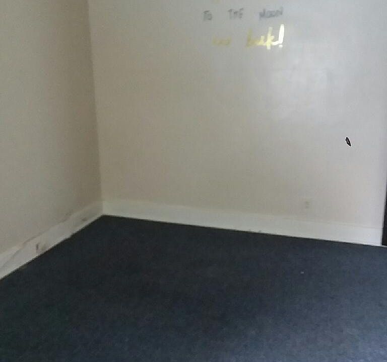Building Photo 3