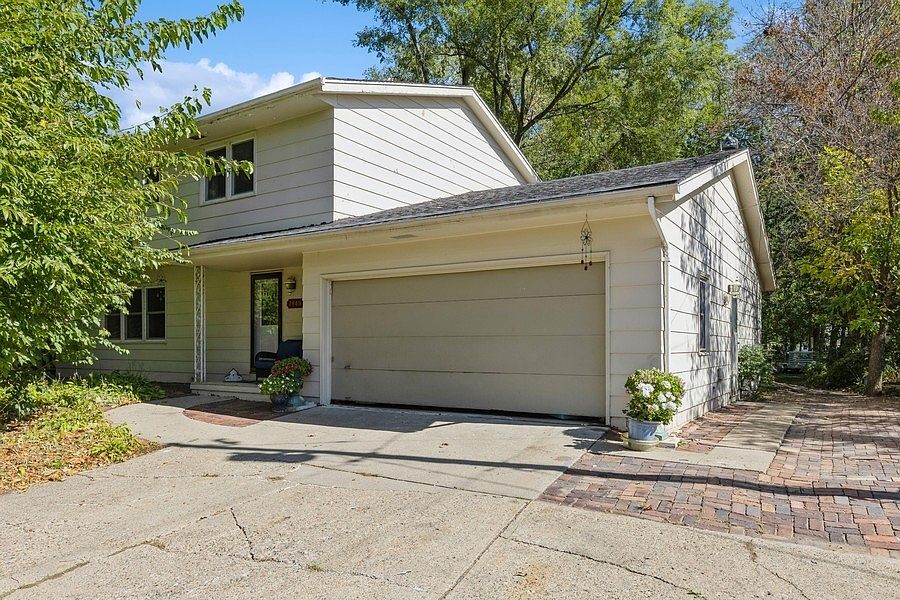 3849 E 27th St, Des Moines, IA 50317 | MLS #683926 | Zillow