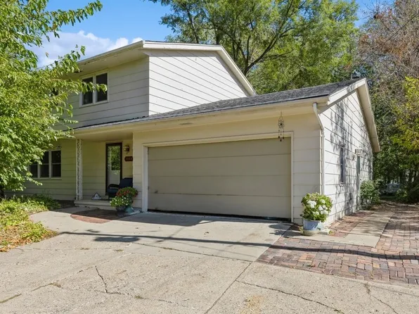 3849 E 27th St, Des Moines, IA 50317