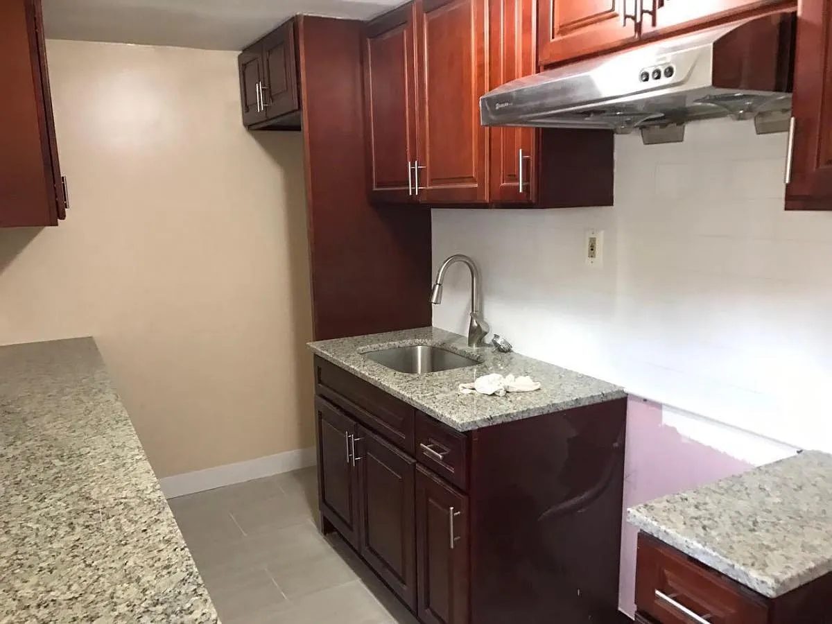 3 bed, 1.5 bath, 924 sqft, $1,125 — Photo 2
