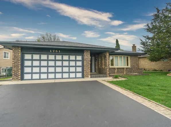 1751 W Goldengate Dr, Addison, IL 60101
