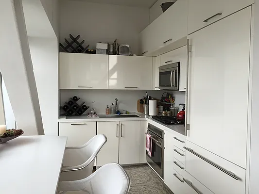 Sold by Ron Teitelbaum Properties | media 11