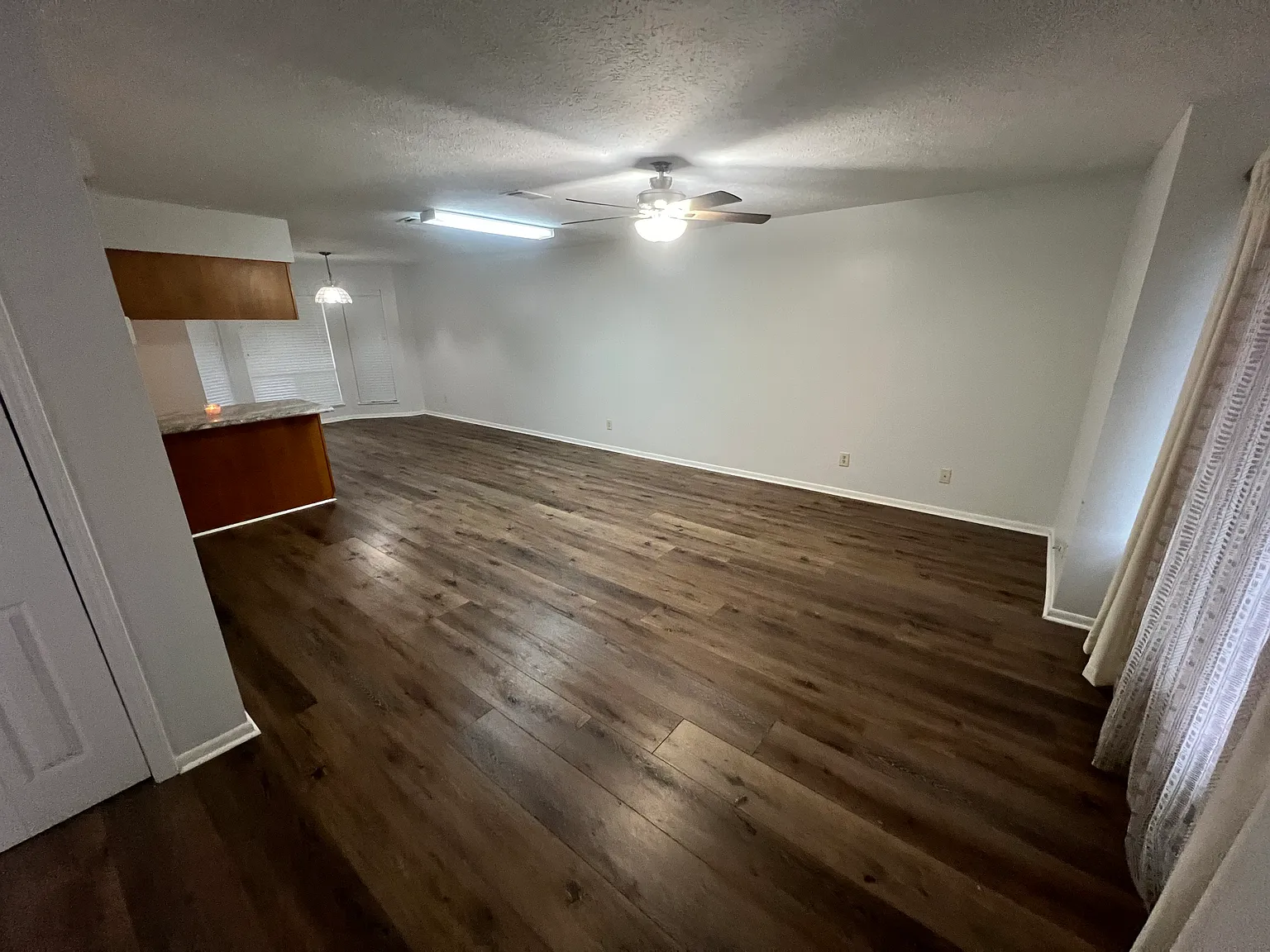 2 bed, 2.5 bath, 1500 sqft, $1,790 — Photo 3