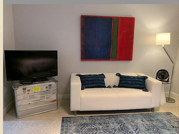 5th image of 6821 NE 4th Ct APT 2