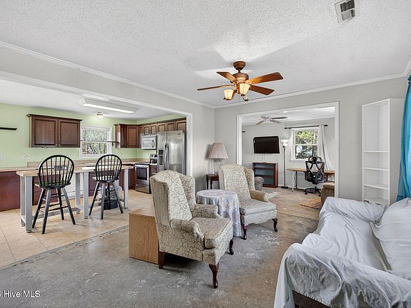 4th image of 539 Cathay Road