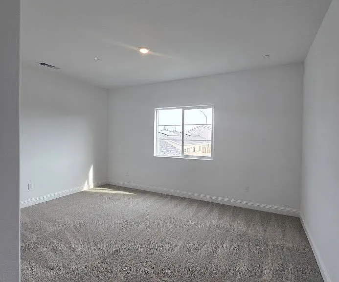 2320 S Claremont Ave — Photo 27